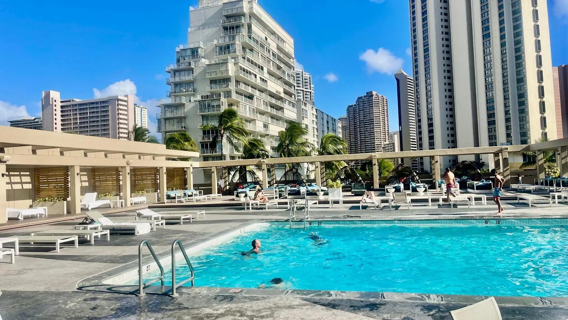 ~Four-Star Serviced Apartment Honolulu